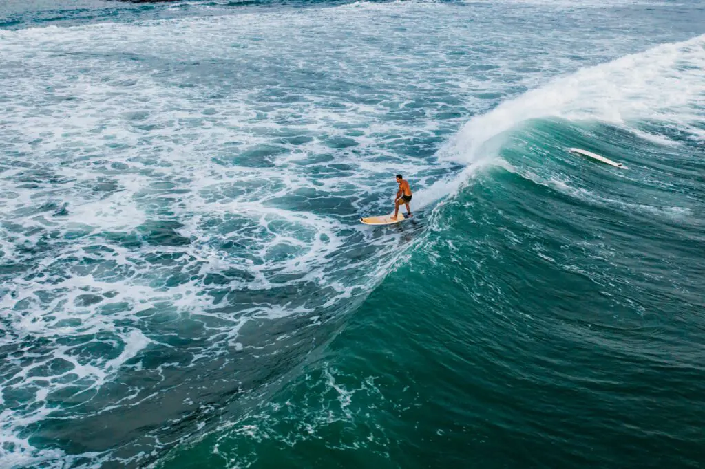 Initiation au surf au Sri Lanka, faire du surf au Sri Lanka.