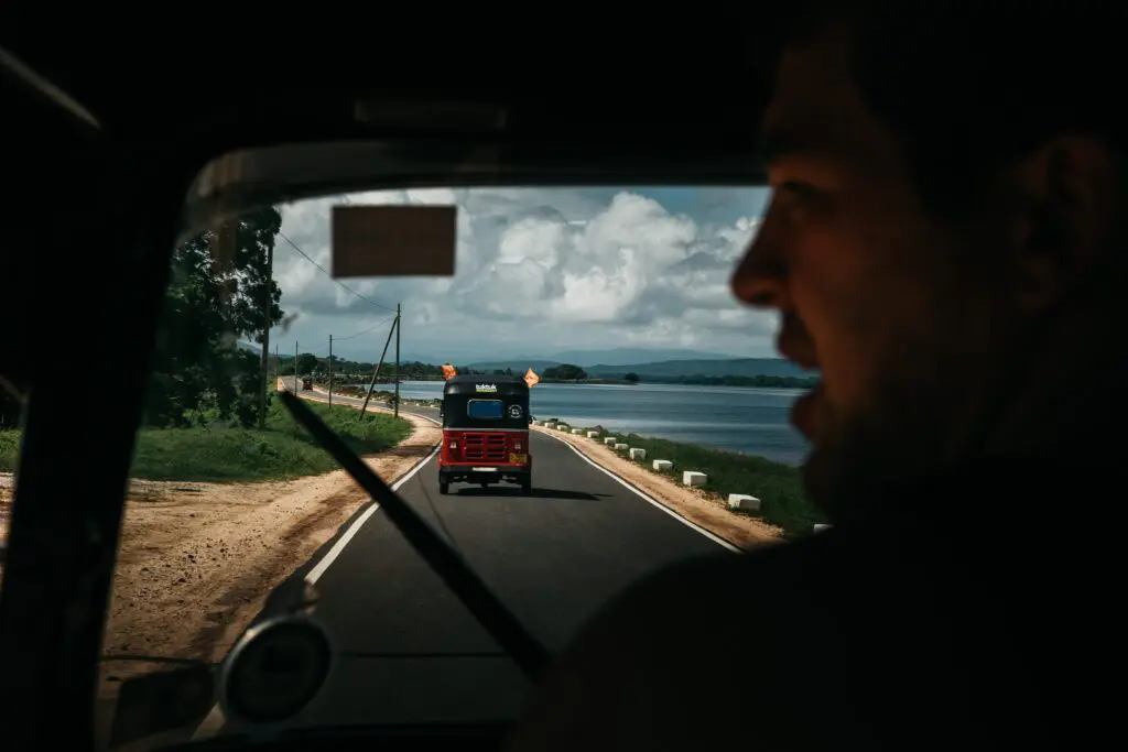 Le voyage en tuktuk au Sri Lanka.