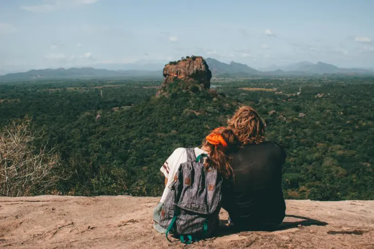La montagne au Sri Lanka, la randonnée, le rocher de Pidurangala.