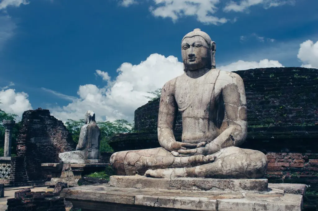 Bouddha au Sri Lanka lors d'une balade à vélo.